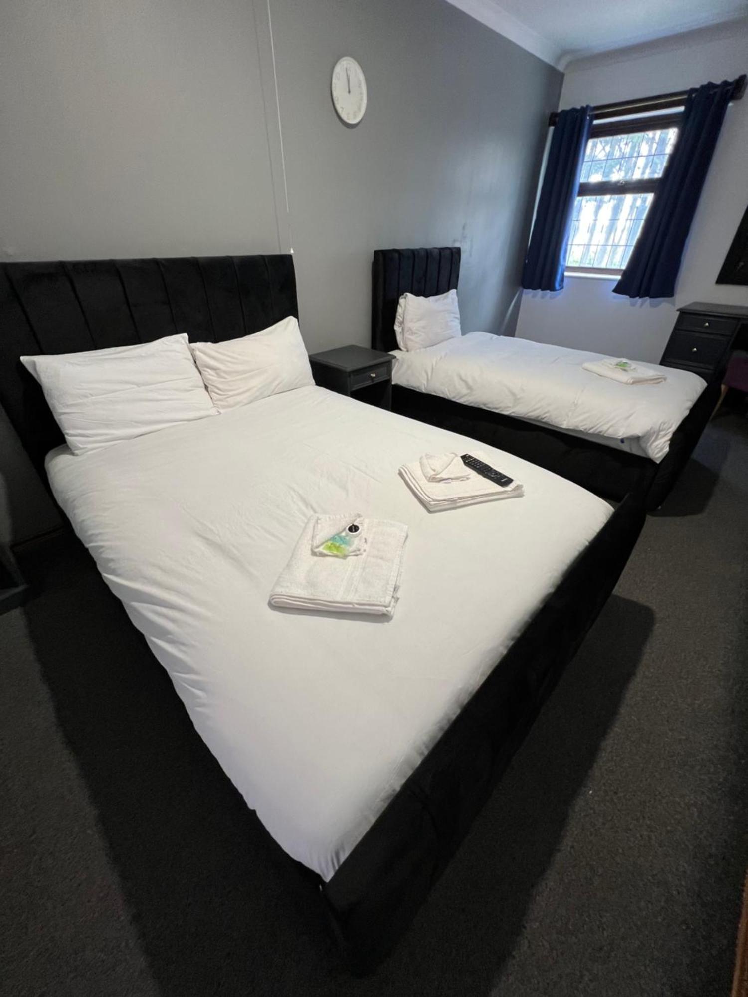 Oyo Stay Inn Express, Cambridge Papworth Everard Екстериор снимка