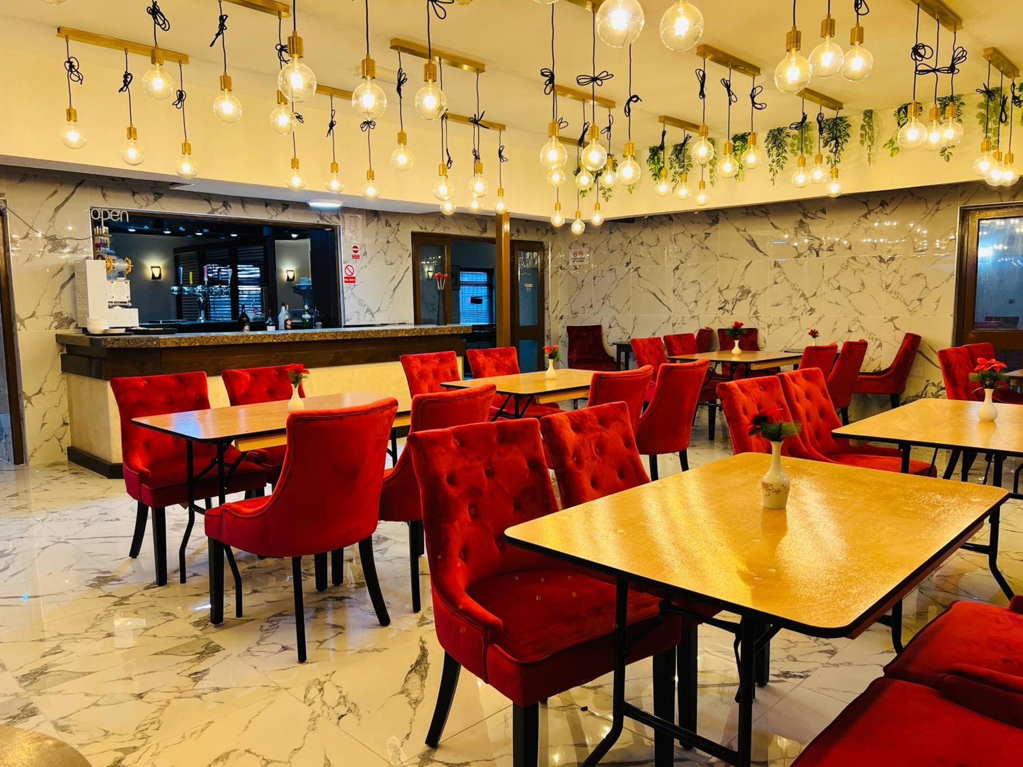 Oyo Stay Inn Express, Cambridge Papworth Everard Екстериор снимка