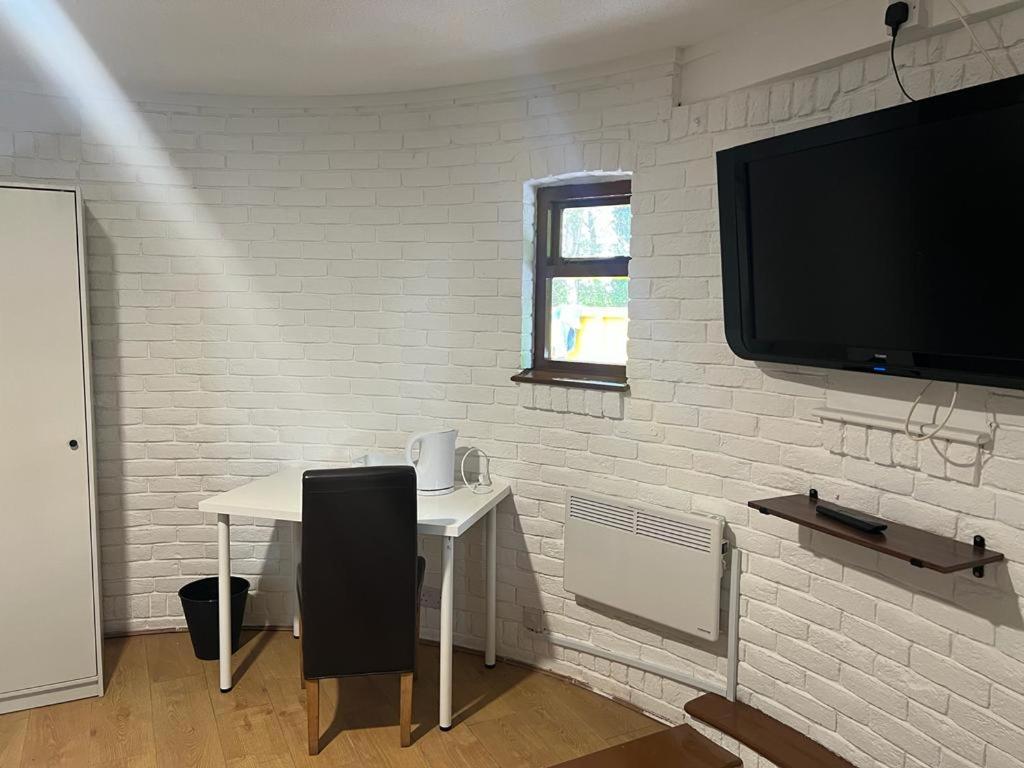 Oyo Stay Inn Express, Cambridge Papworth Everard Екстериор снимка