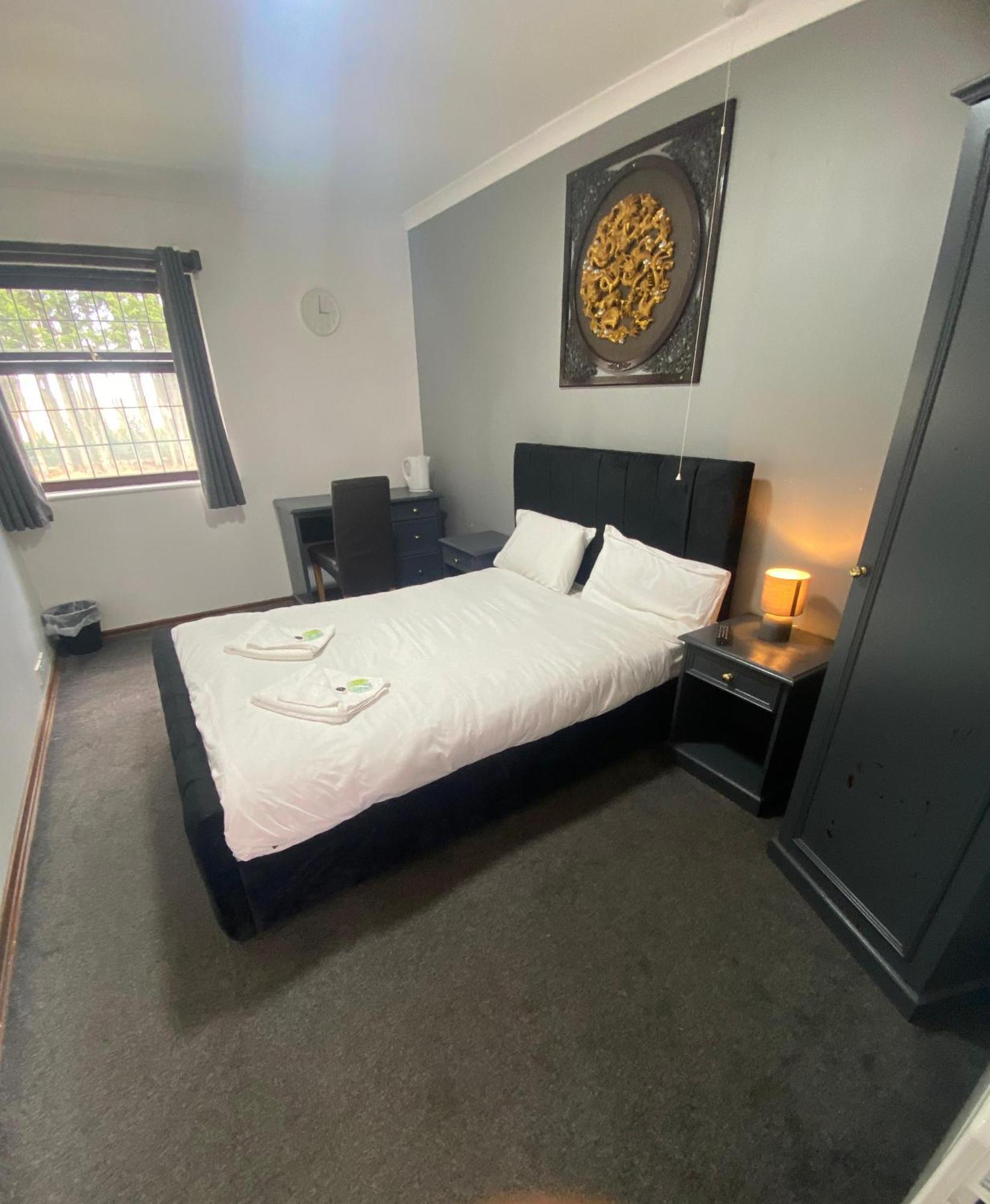 Oyo Stay Inn Express, Cambridge Papworth Everard Екстериор снимка
